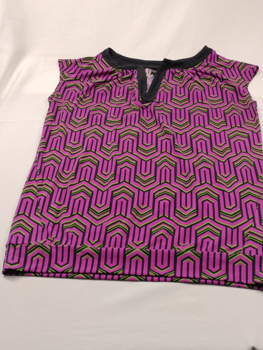 Worthington Purple Geometric Cap-Sleeve Tank with Black Trim Size Small